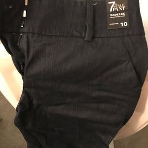 Brand new pair of NY&C navy blue pants size 10